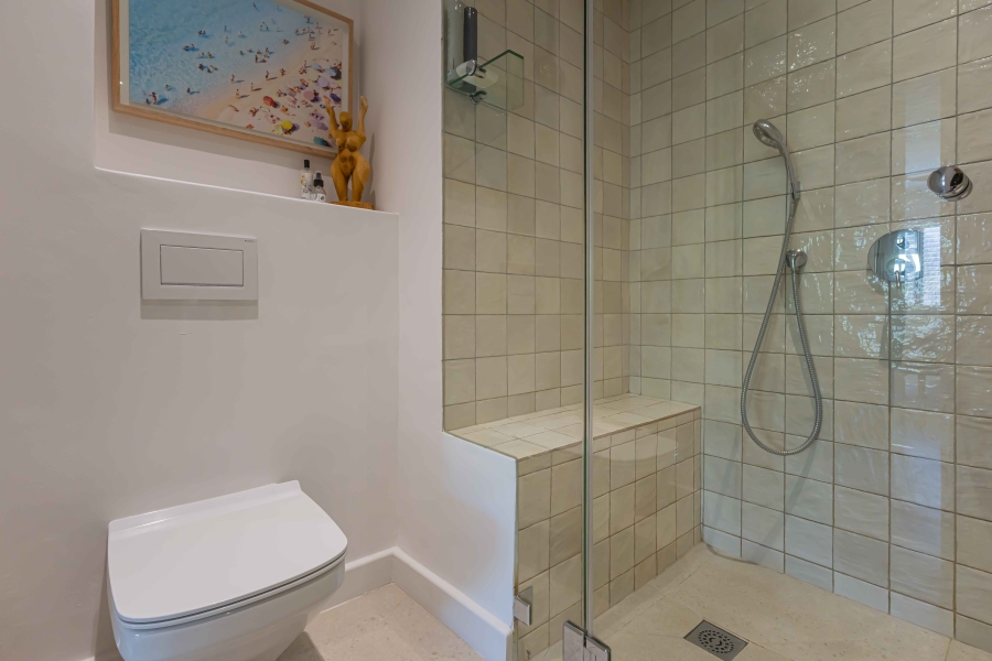 2 Bedroom Property for Sale in Sea Point Western Cape